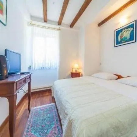 Vi Apartment *